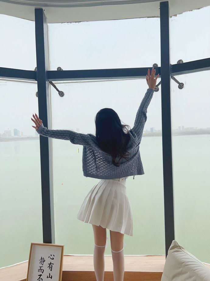 坚如磐石 封面